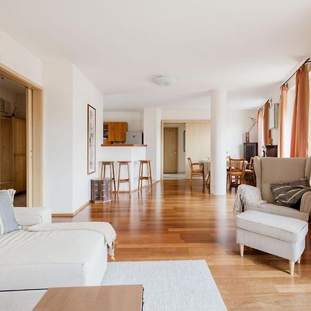Bright And Spacious Penthouse W/ Terrace & Parking Budapest Exterior foto